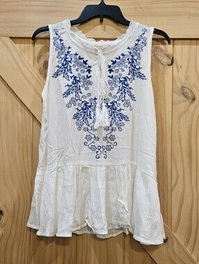 NWT | G Collection Sleeveless Peasant Top with Blue Floral Design | Medium